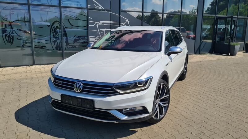 Weiß Gebraucht 2016 VW Passat Alltrack Kombi | 13.990 € (Fairer Preis) - Bild 1/4