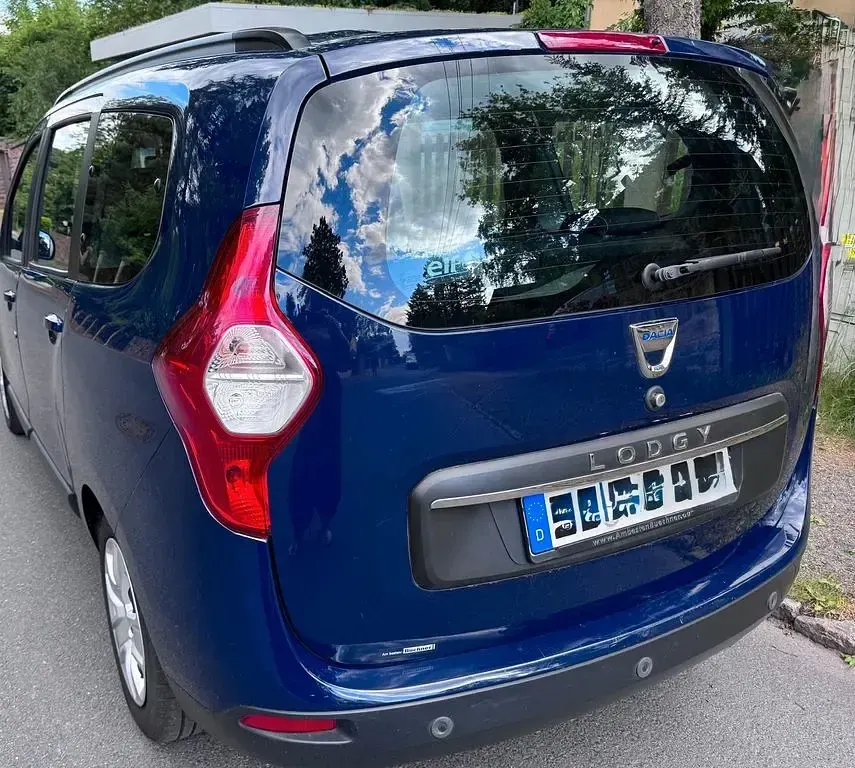 Gebraucht Dacia Lodgy Celebration 116 PS (85 kW) 2018 Blau Van / Kleinbus