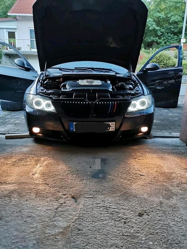 Gebraucht BMW 330 231 PS (169 kW) 2008 Schwarz Limousine