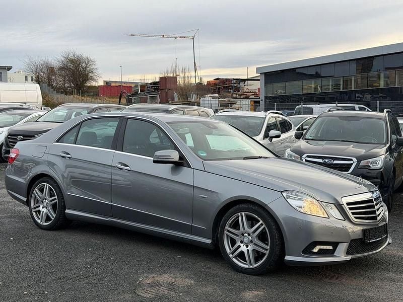 Gebraucht Mercedes E300 AMG line 204 PS (150 kW) 2010 Silber Limousine