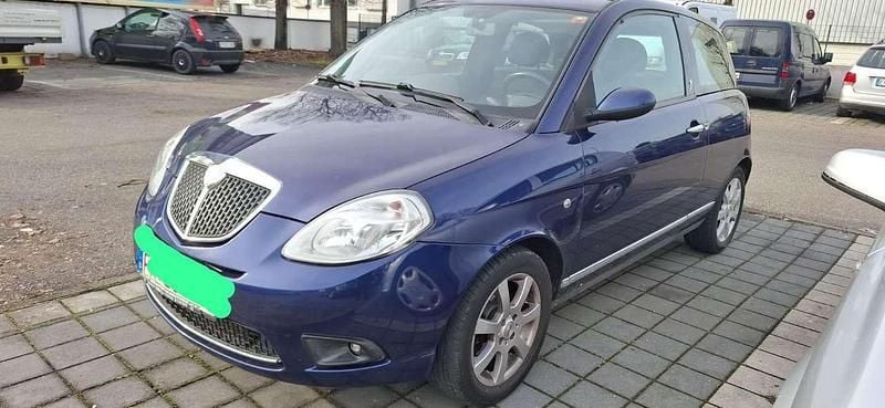 Gebraucht Lancia Ypsilon 77 PS (56 kW) 2008 Blau Kleinwagen