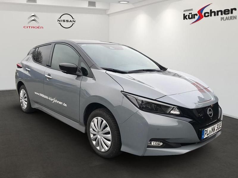 Gebraucht Nissan Leaf Tekna 160 kW (218 PS) 2023 Ceramic grey p/black m Kleinwagen
