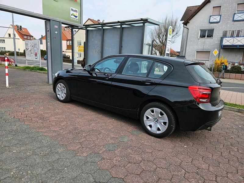 Gebraucht BMW 116 136 PS (100 kW) 2012 Schwarz Kleinwagen