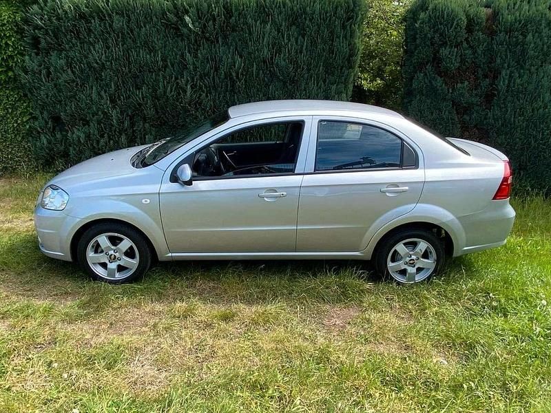 Silber Gebraucht 2006 Chevrolet Aveo LT Limousine | 2.400 € (Etwas zu teuer) - Bild 1/4