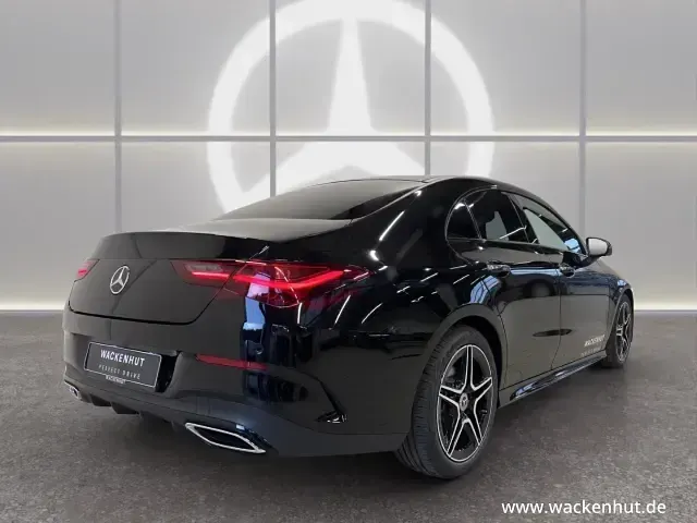 Gebraucht Mercedes CLA200 Advanced Plus 163 PS (119 kW) 2026 Schwarz Coupé