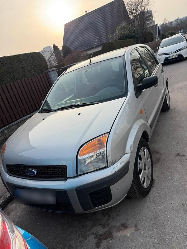 Gebraucht Ford Fusion 94 PS (69 kW) 2007 Silber Kleinwagen