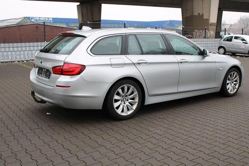 Gebraucht BMW 523 204 PS (150 kW) 2011 Silber Kombi