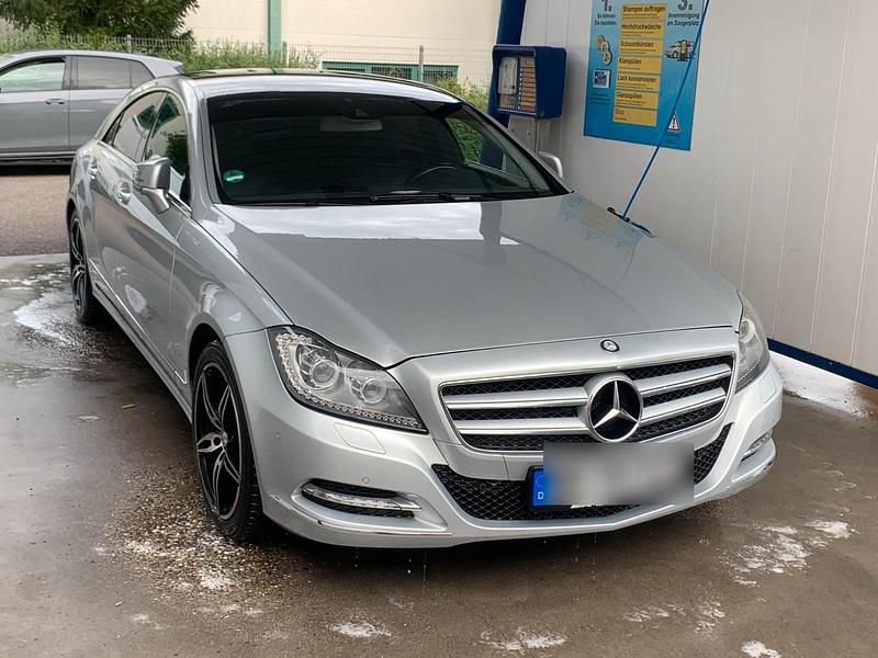 Silber Gebraucht 2012 Mercedes CLS350 Coupé | 19.999 € - Bild 1/4