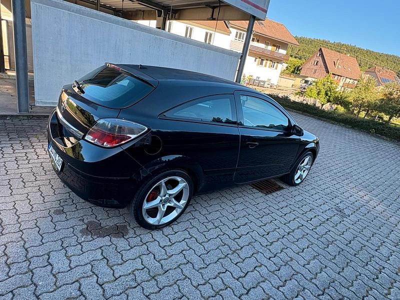 Schwarz Gebraucht 2008 Opel Astra GTC Coupé | 2.799 € (Fairer Preis) - Bild 1/4