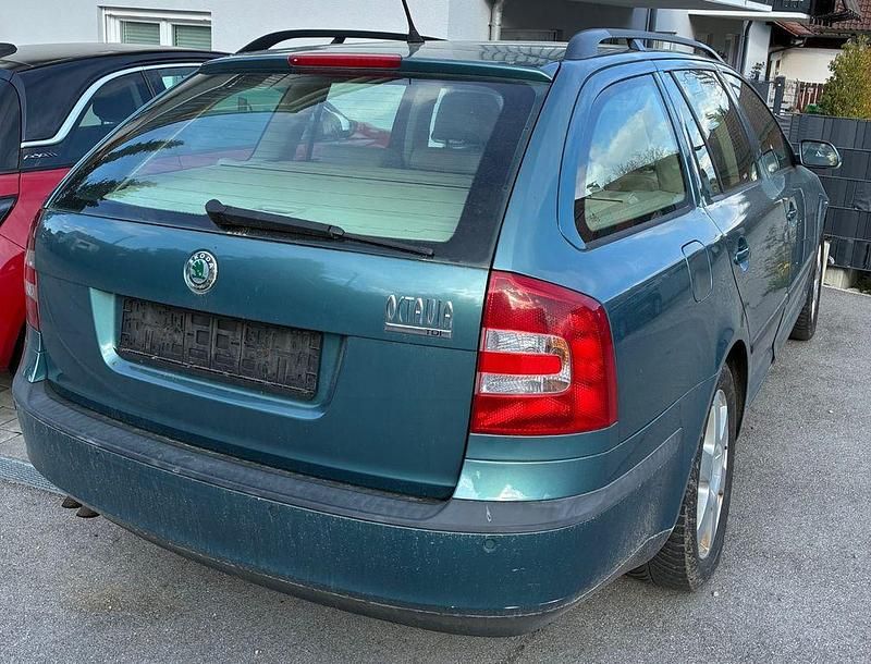 Usata Skoda Octavia 105 CV (77 kW) 2005 Verde Station wagon