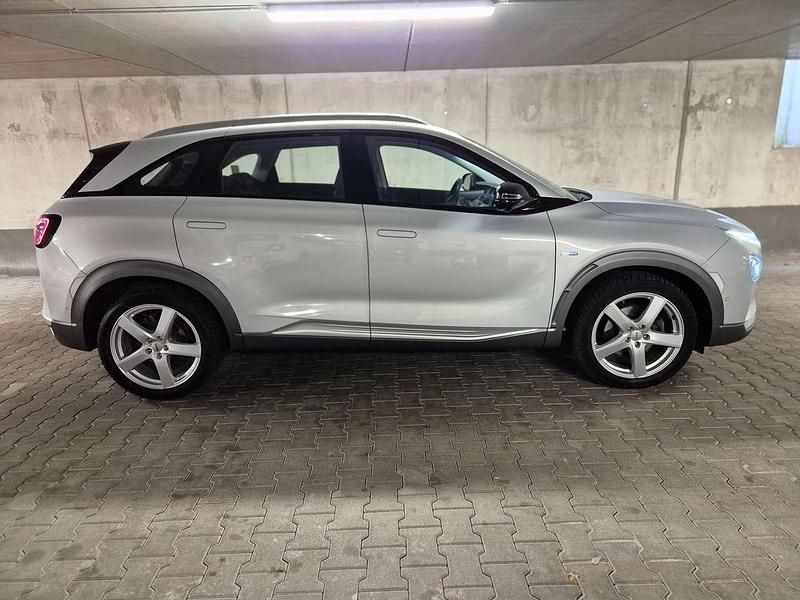 Gebraucht Hyundai Nexo Basis 163 PS (119 kW) 2019 Cocoon silver / met SUV