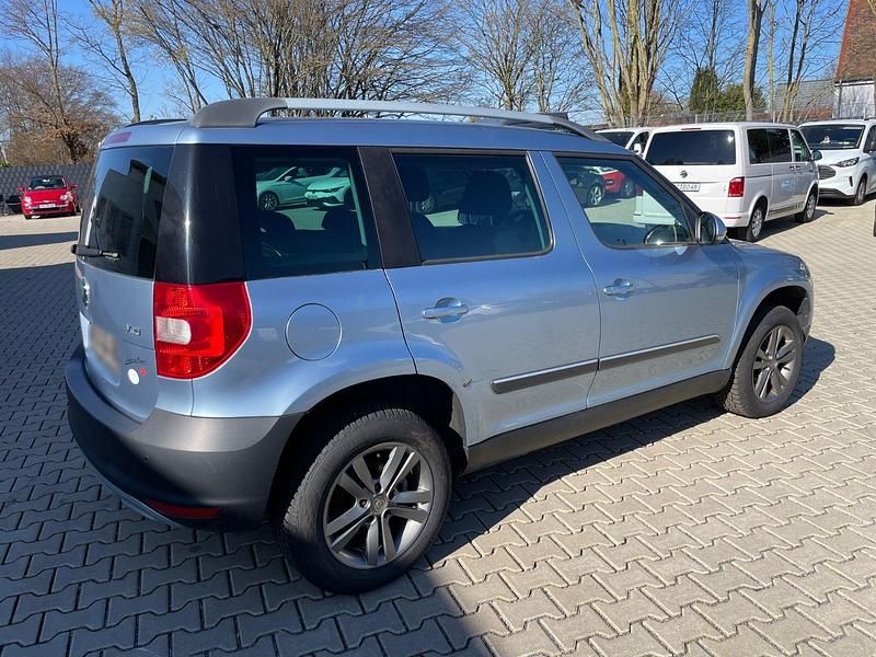 Gebraucht Skoda Roomster Elegance 105 PS (77 kW) 2013 Blau Van / Kleinbus