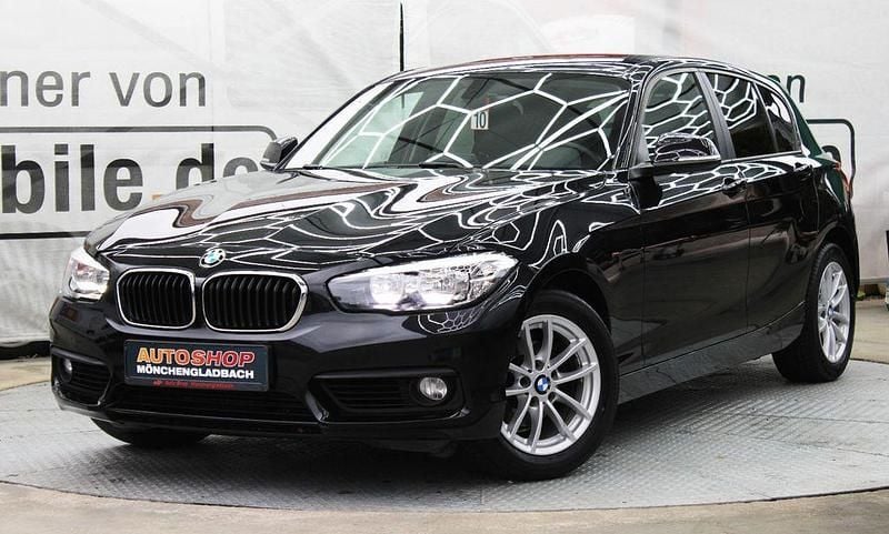 Schwarz Gebraucht 2015 BMW 118 Sport Line Kleinwagen | 12.250 € (Fairer Preis) - Bild 1/3