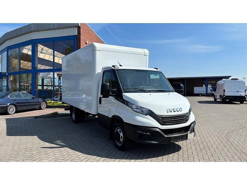 Second-hand Iveco Daily 156 CP (114 kW) 2024 Alb Van