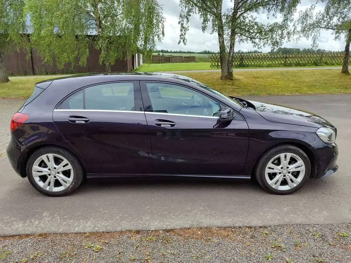 Gebraucht Mercedes A220 184 PS (135 kW) 2015 Nordlichtviolett  metallic Kleinwagen