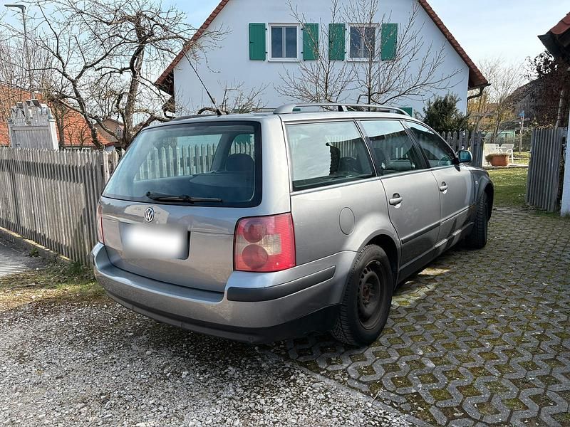 Gebraucht VW Passat Comfortline 131 PS (96 kW) 2003 Grau Kombi