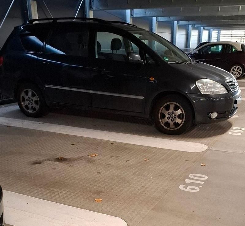 Schwarz Gebraucht 2003 Toyota Avensis Verso Van / Kleinbus | 7.800 € - Bild 1/2