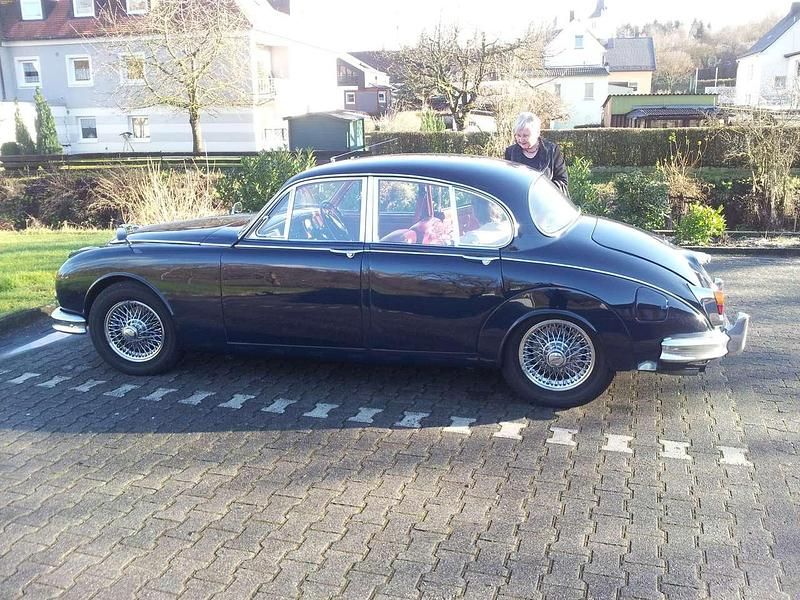 Blau Gebraucht 1962 Jaguar MK II Limousine | 34.000 € - Bild 1/2