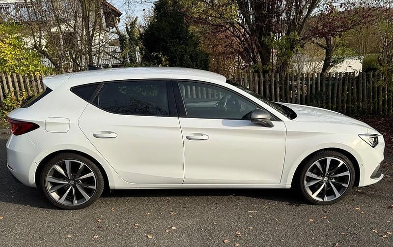Gebraucht Seat Leon FR 150 PS (110 kW) 2021 Weiß Limousine