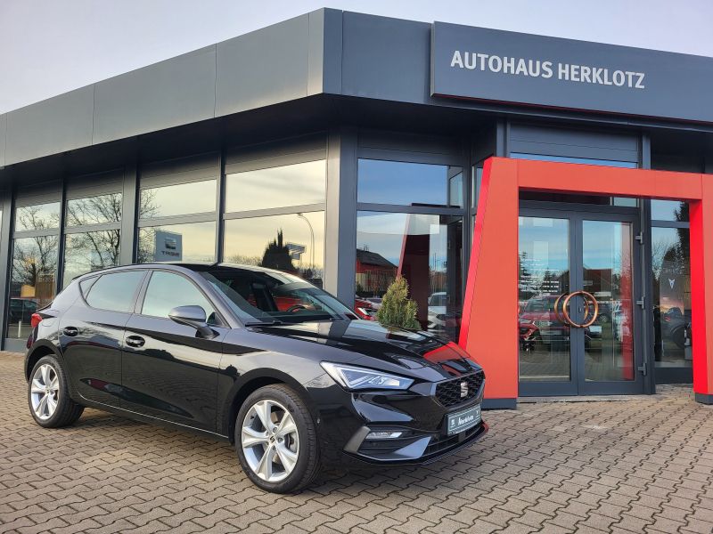 Midnightschwarz(m) Gebraucht 2020 Seat Leon FR Limousine | 18.880 € (Superpreis) - Bild 1/4