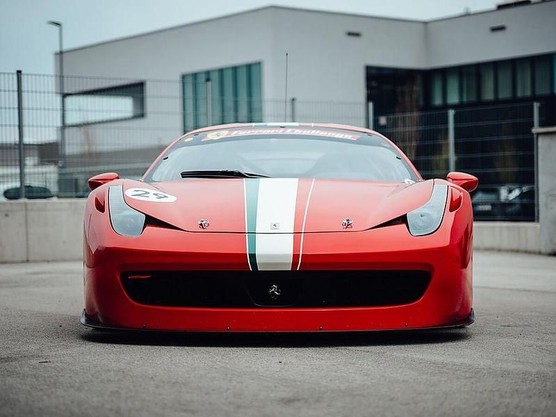 Gebraucht Ferrari 458 570 PS (419 kW) 2011 Rot