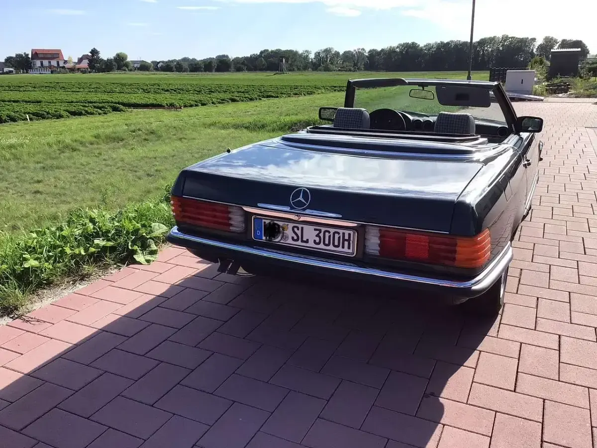 Gebraucht Mercedes SL300 179 PS (131 kW) 1987 Schwarz Cabrio