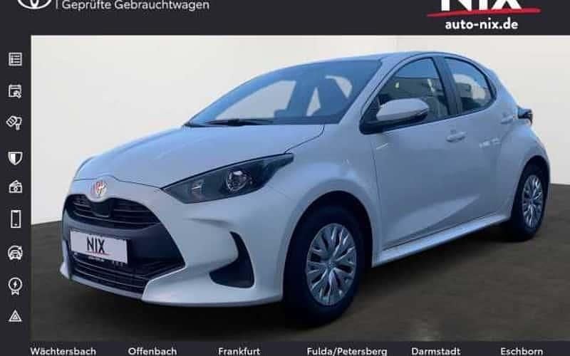 Weiß Neu 2025 Toyota Yaris Hybrid Comfort Limousine | 23.900 € (Guter Preis) - Bild 1/4