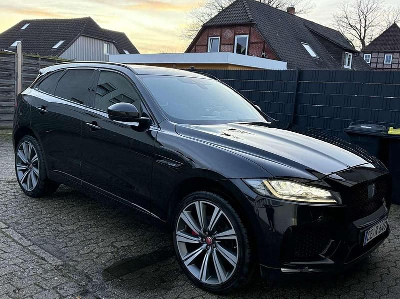 Schwarz Gebraucht 2017 Jaguar F-Pace First Edition SUV | 19.000 € (Guter Preis) - Bild 1/4