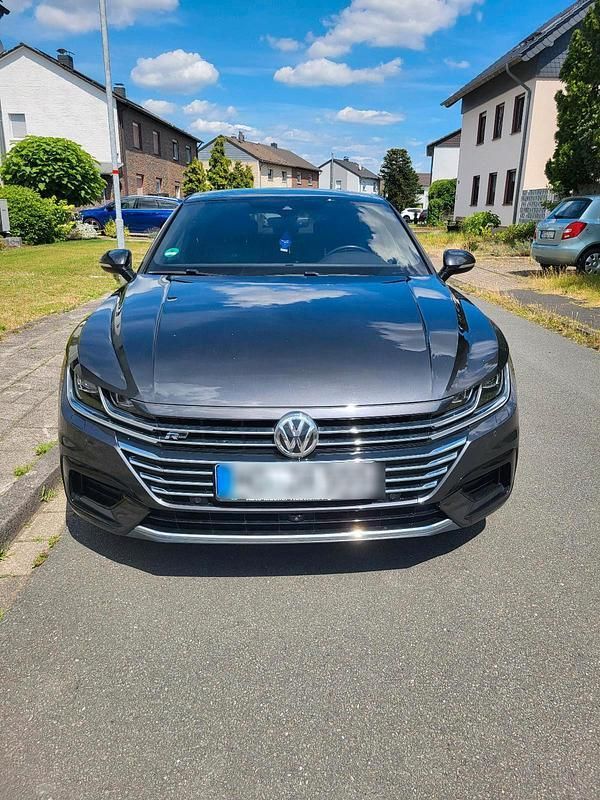 Grau Gebraucht 2018 VW Arteon R-line Limousine | 26.000 € (Fairer Preis) - Bild 1/4