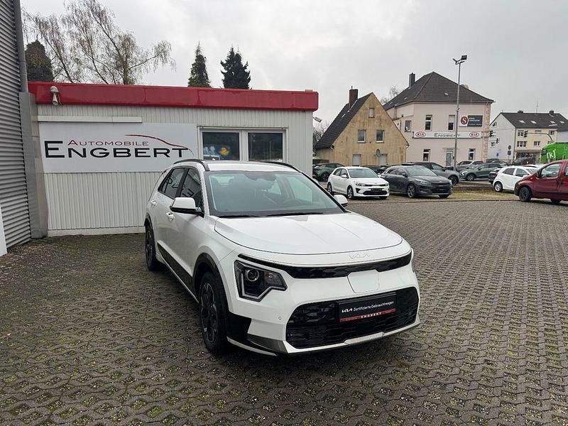 Weiß Gebraucht 2022 Kia e-Niro Comfort SUV | 22.990 € (Guter Preis) - Bild 1/4