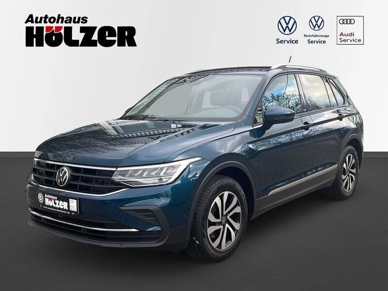 Blau Gebraucht 2022 VW Tiguan Active SUV | 27.890 € (Fairer Preis) - Bild 1/4