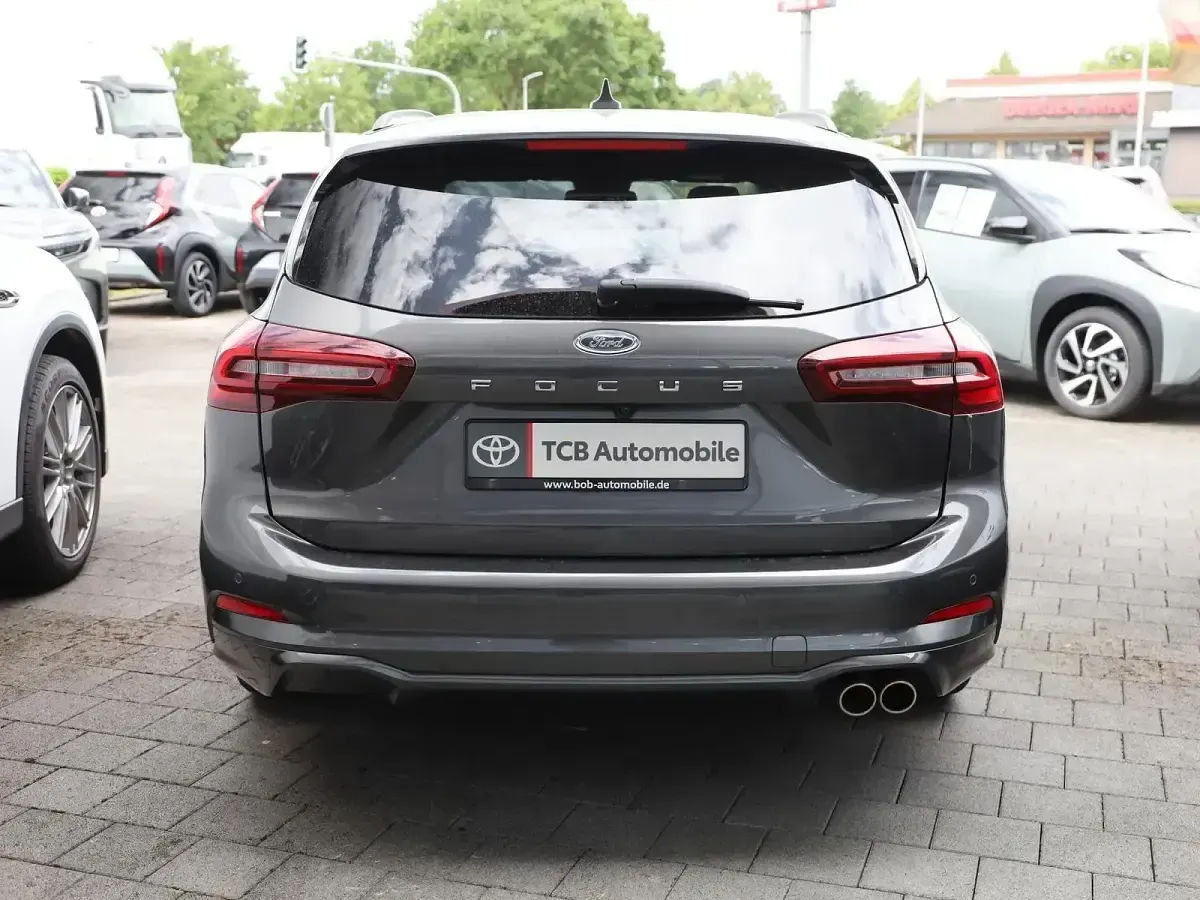 Gebraucht Ford Focus ST-Line 155 PS (114 kW) 2024 Grau Limousine