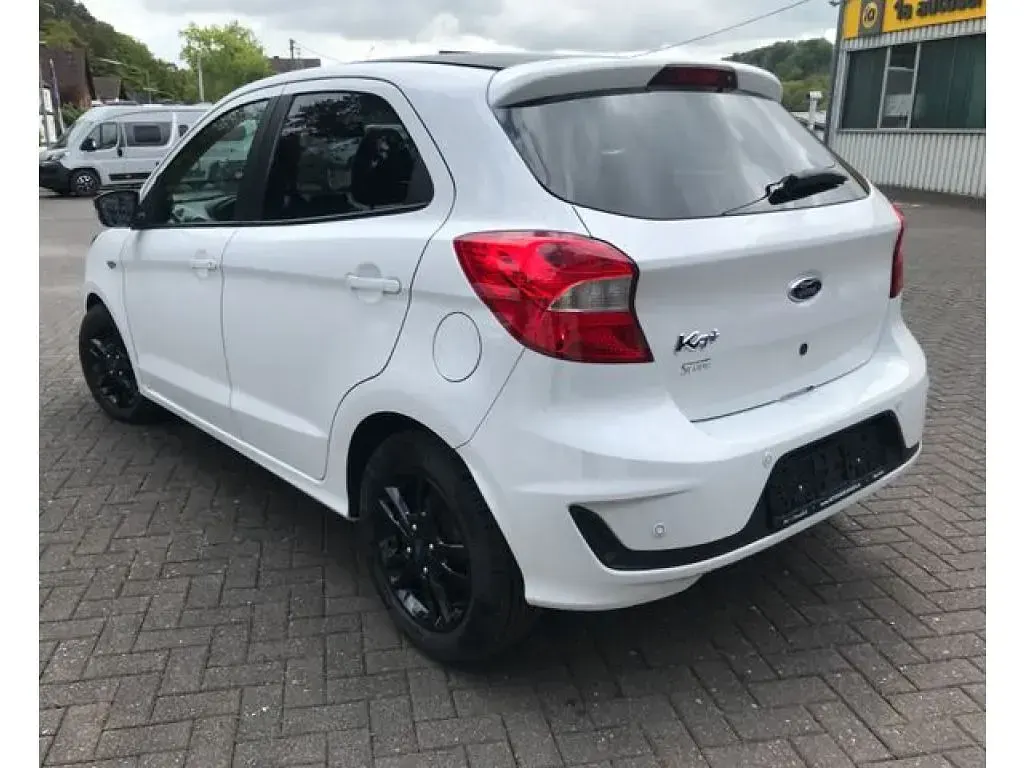 Gebraucht Ford Ka 86 PS (63 kW) 2019 Oxford white Limousine