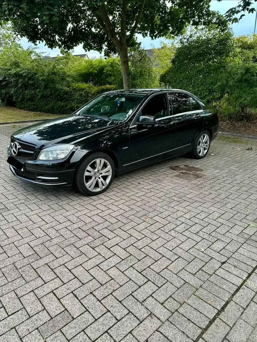 Gebraucht Mercedes C220 170 PS (125 kW) 2010 Schwarz Limousine