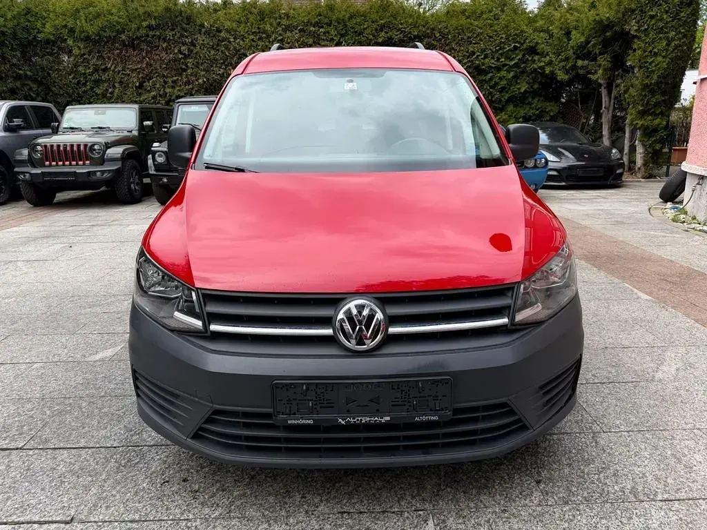Gebraucht VW Caddy 102 PS (75 kW) 2018 Rot Van / Kleinbus