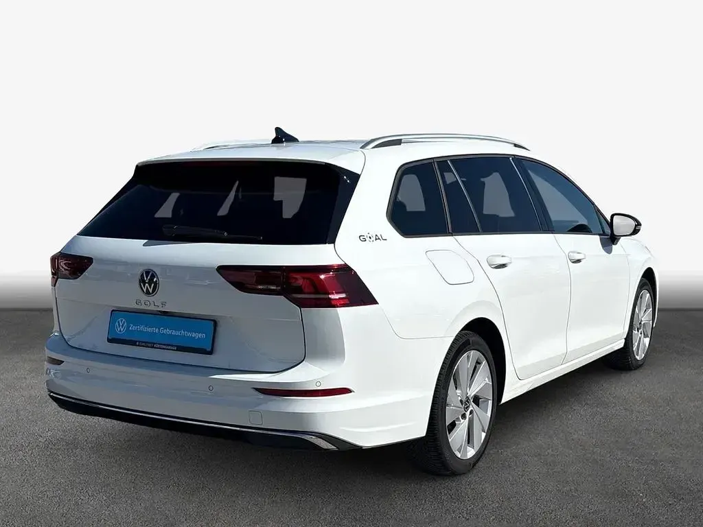 Gebraucht VW Golf VIII Life 150 PS (110 kW) 2025 Weiß Kombi