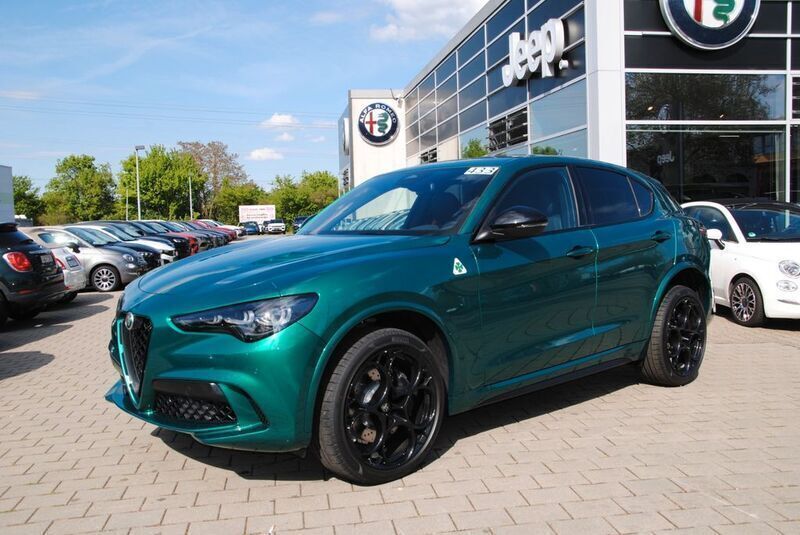 Verde montreal speziallack Neu 2024 Alfa Romeo Stelvio Quadrifoglio SUV | 95.990 € (Etwas zu teuer) - Bild 1/4
