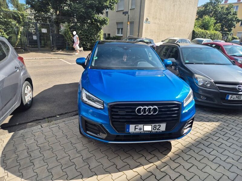 Blau Gebraucht 2019 Audi Q2 S-Line SUV | 23.700 € (Fairer Preis) - Bild 1/4