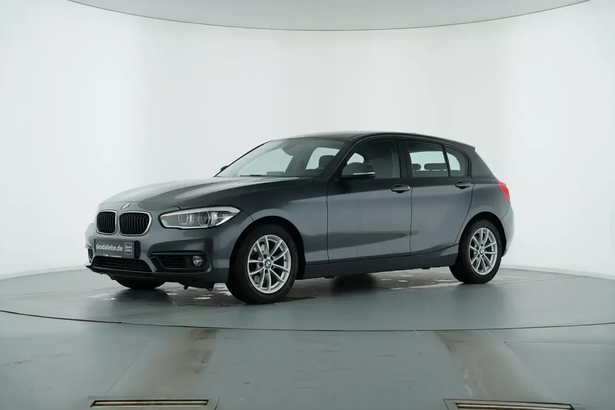 Gebraucht BMW 120 Advantage 184 PS (135 kW) 2017 Mineralgrau metallic Limousine