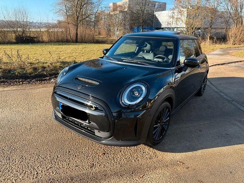 Schwarz Gebraucht 2023 Mini Cooper SE Classic Kleinwagen | 18.900 € (Fairer Preis) - Bild 1/4