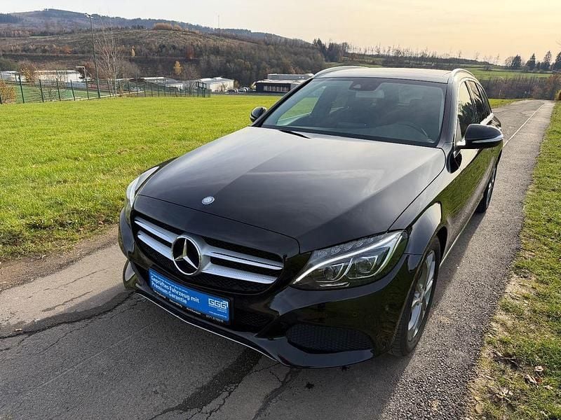 Gebraucht Mercedes C250 204 PS (150 kW) 2014 Schwarz Kombi