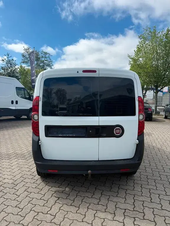 Gebraucht Fiat Doblò Basis 90 PS (66 kW) 2013 Weiß Van / Kleinbus