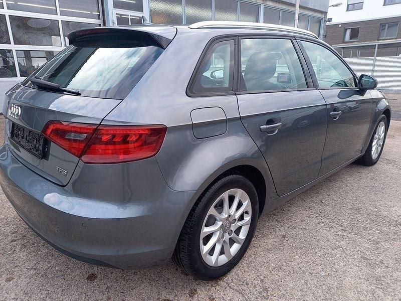 Gebraucht Audi A3 Ambiente 122 PS (89 kW) 2013 Grau Limousine