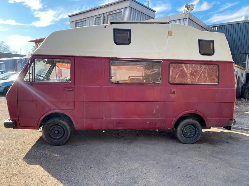 Second-hand VW LT 90 CP (66 kW) 1986 Roșu Monovolum