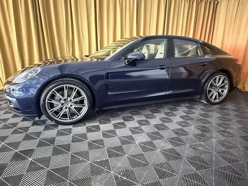 Gebraucht Porsche Panamera 4S 441 PS (324 kW) 2018 Blau Kleinwagen