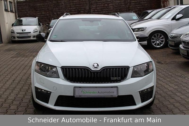 Gebraucht Skoda Octavia 220 PS (161 kW) 2015 Weiß Kleinwagen