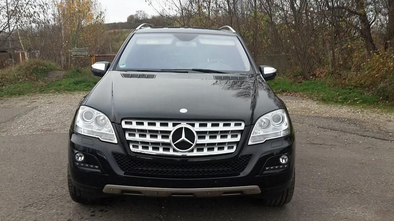 Gebraucht Mercedes ML350 272 PS (200 kW) 2010 Schwarz SUV