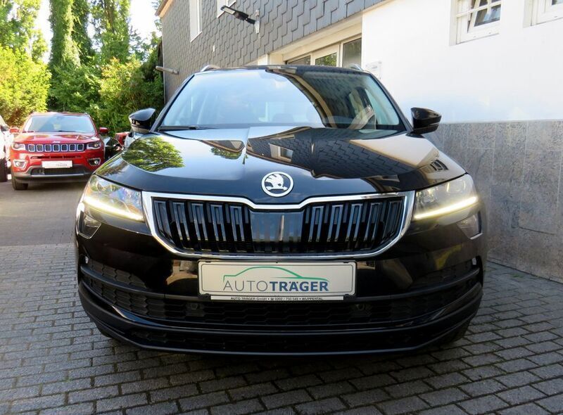Schwarz Gebraucht 2021 Skoda Karoq Clever SUV | 20.990 € (Guter Preis) - Bild 1/4
