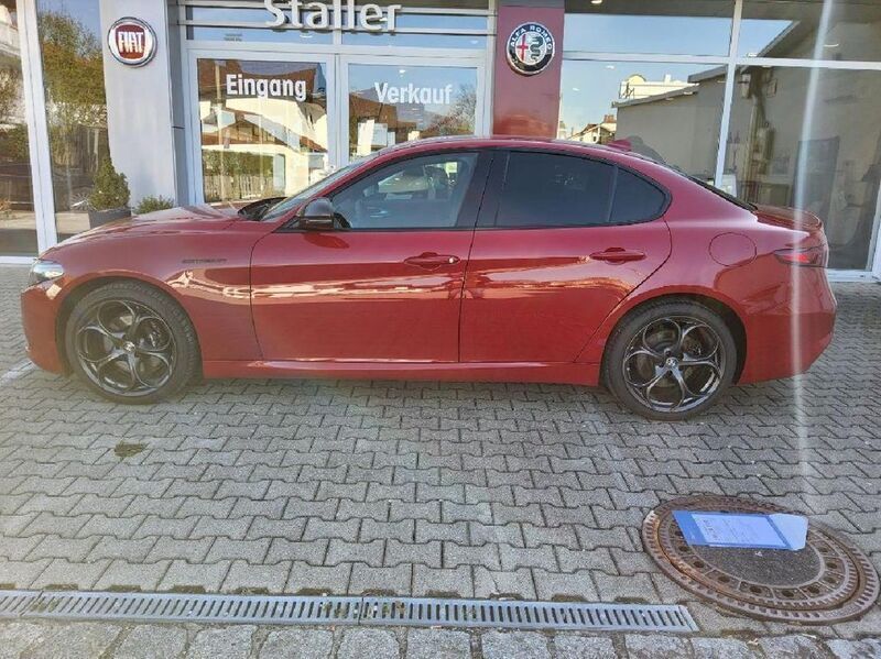 Rosso Gebraucht 2022 Alfa Romeo Giulia Estrema Limousine | 44.900 € (Etwas zu teuer) - Bild 1/4