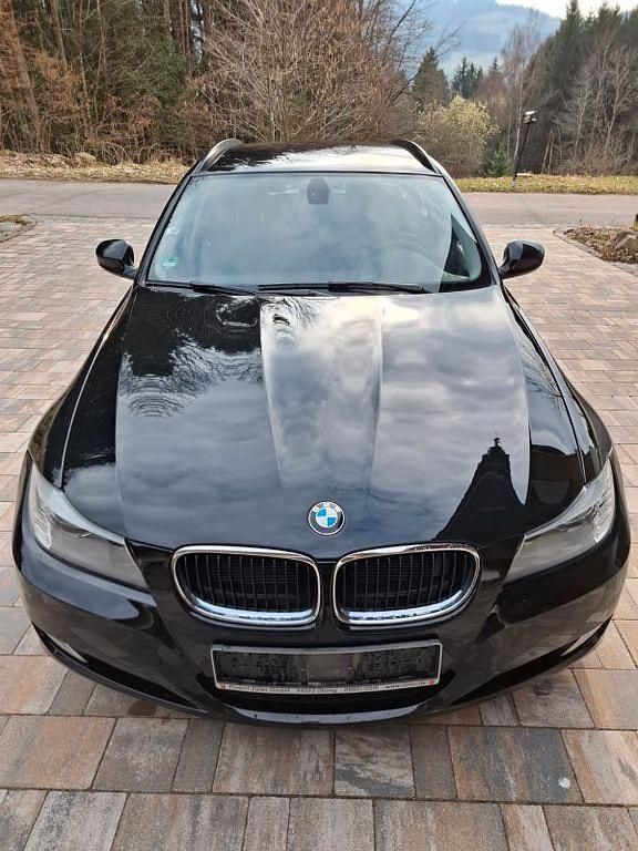 Gebraucht BMW 316 116 PS (85 kW) 2012 Schwarz Kombi